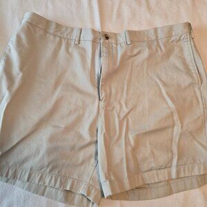 Lands' End Traditional Fit Khaki Shorts Flat Front Size 42. GUC Big & Tall